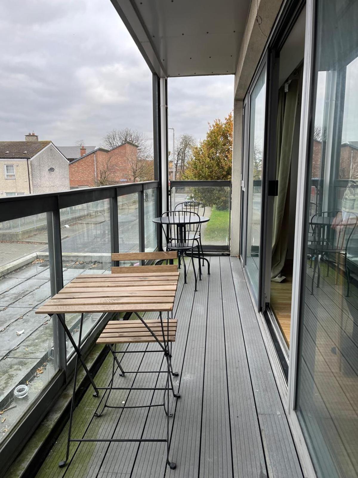 Appartement 2 Double Bedrooms Near Airport & Town *